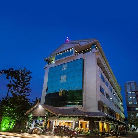 Готель The Renai Cochin Kochi Екстер'єр фото