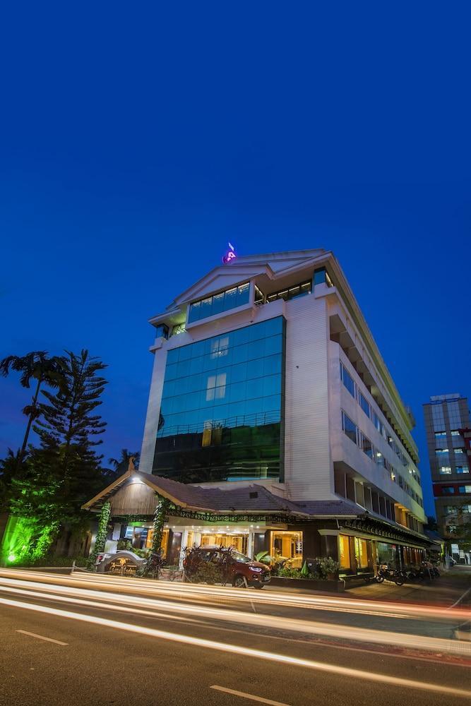 Готель The Renai Cochin Kochi Екстер'єр фото