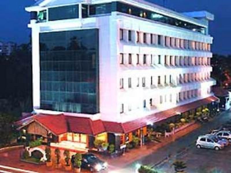 Готель The Renai Cochin Kochi Екстер'єр фото