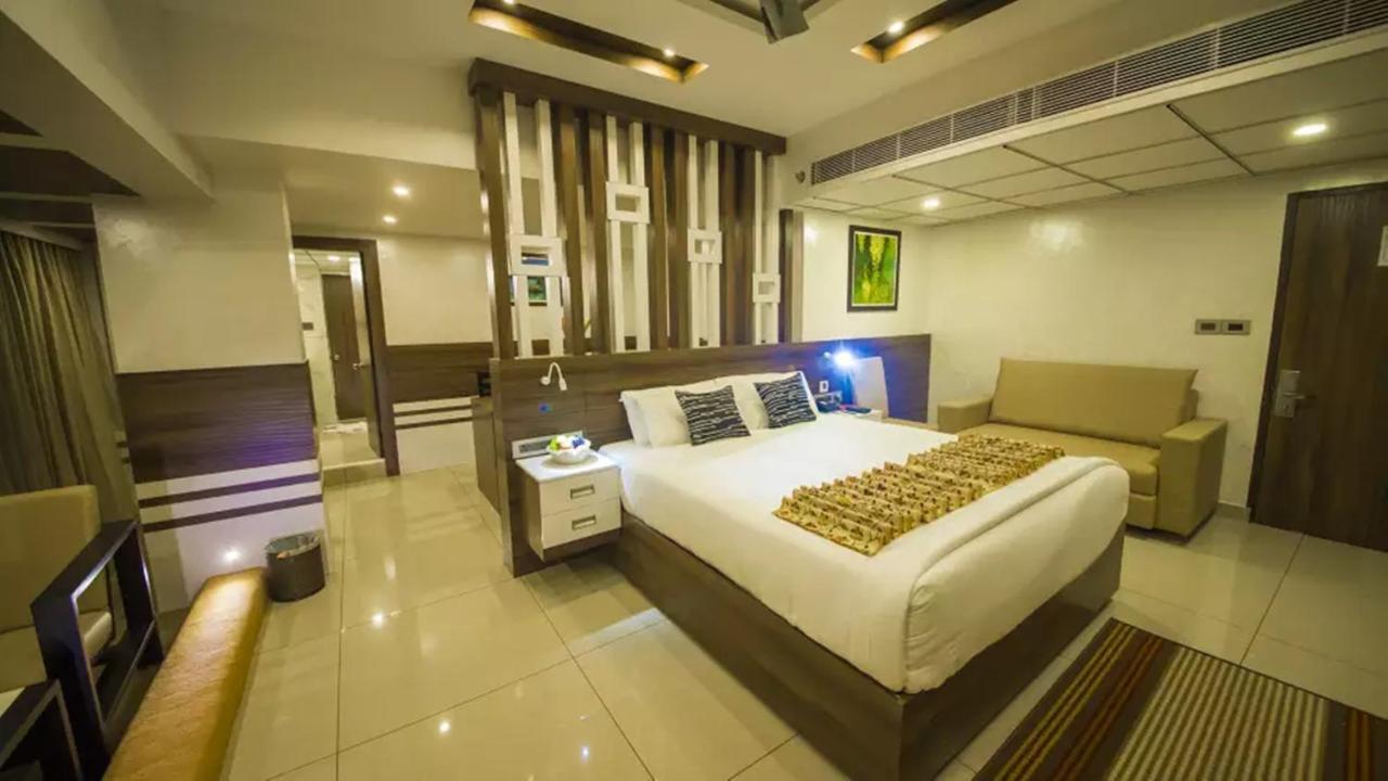 Готель The Renai Cochin Kochi Екстер'єр фото