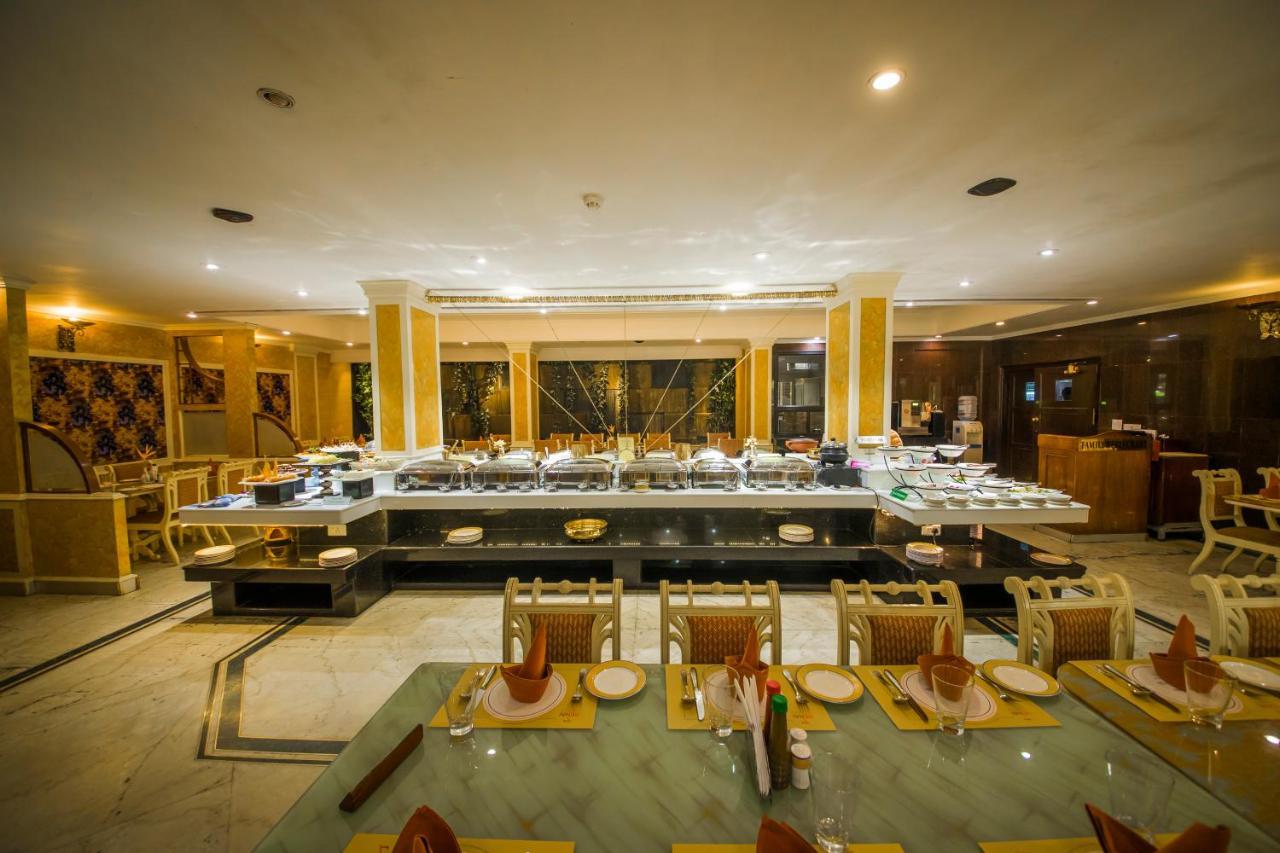Готель The Renai Cochin Kochi Екстер'єр фото