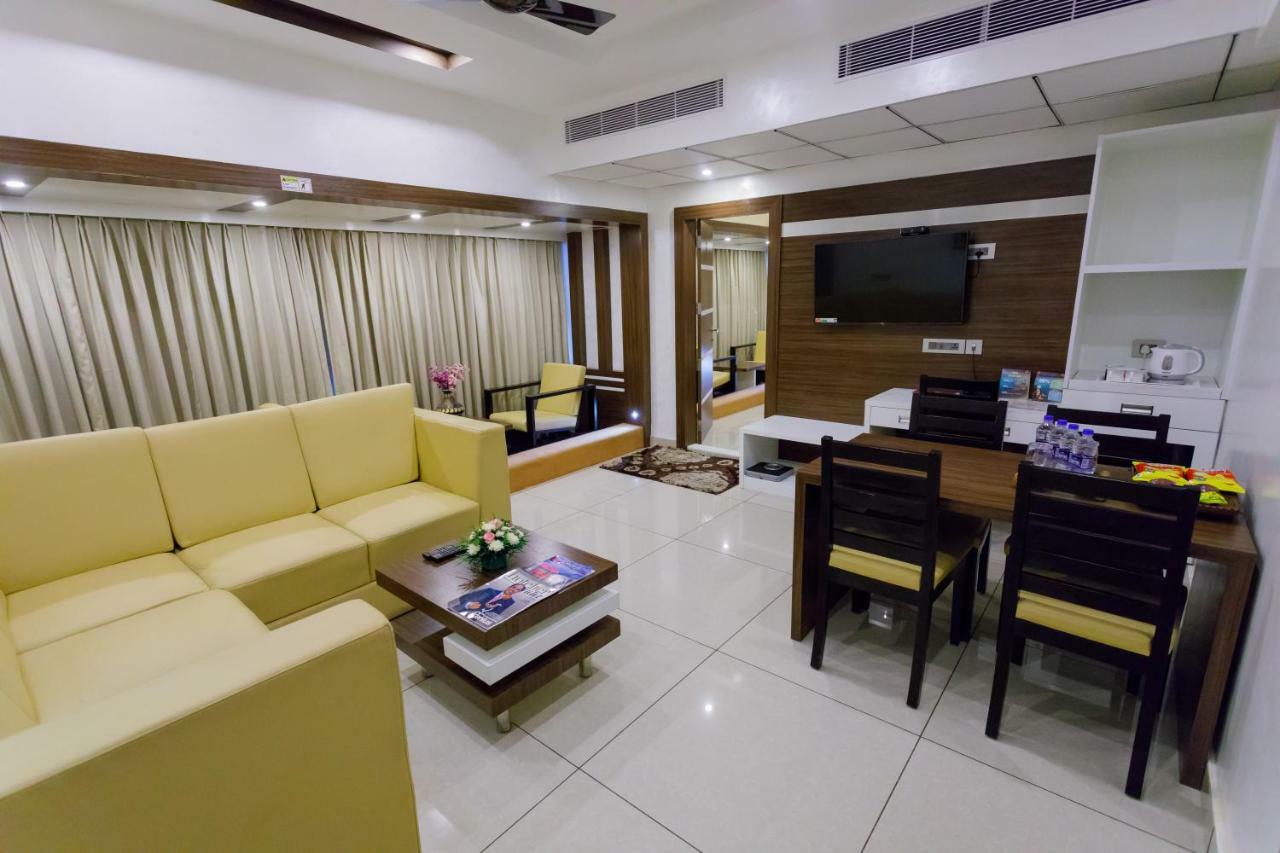Готель The Renai Cochin Kochi Екстер'єр фото